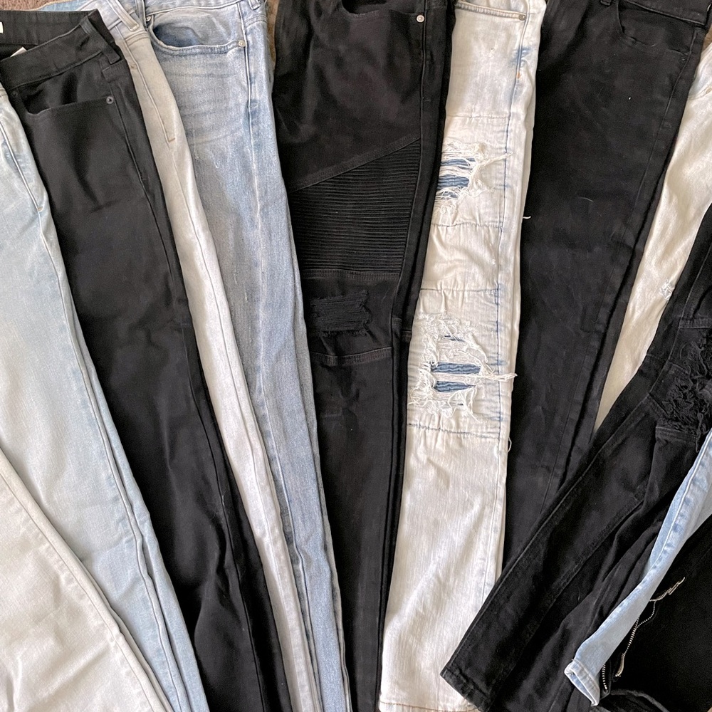 Young men’s skinny jeans (11 pairs)